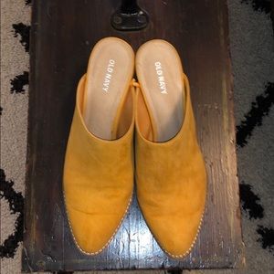 Perfect Condition Mustard Yellow Mules